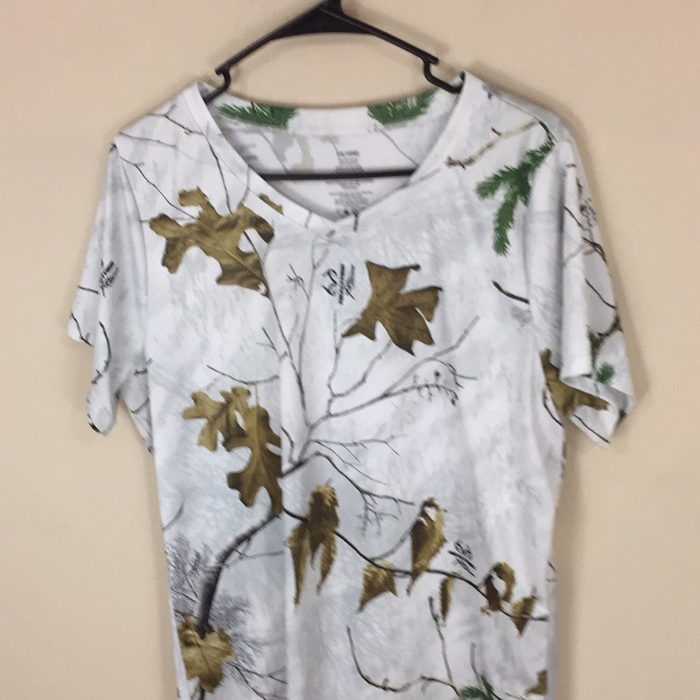 Realtree V Neck Polyester Camouflage Branches   Leaves Top Size 1X W16